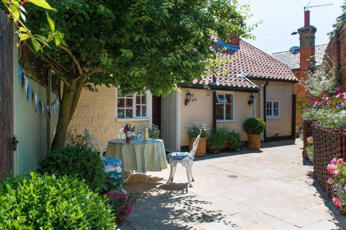 Wren Cottage, A Very Cosy Historic Coastal Cottage In A Pretty Little Village Wickham Market Exterior photo